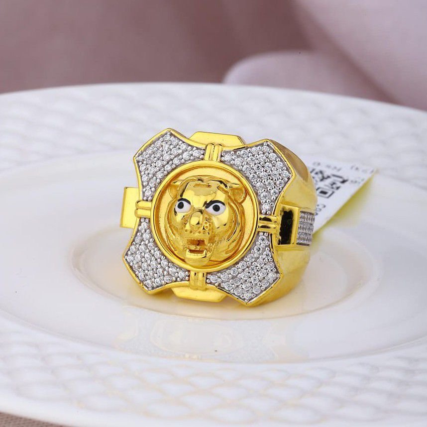 Male Gold Diamond Ring at Rs 120000 in Surat | ID: 2851227473333